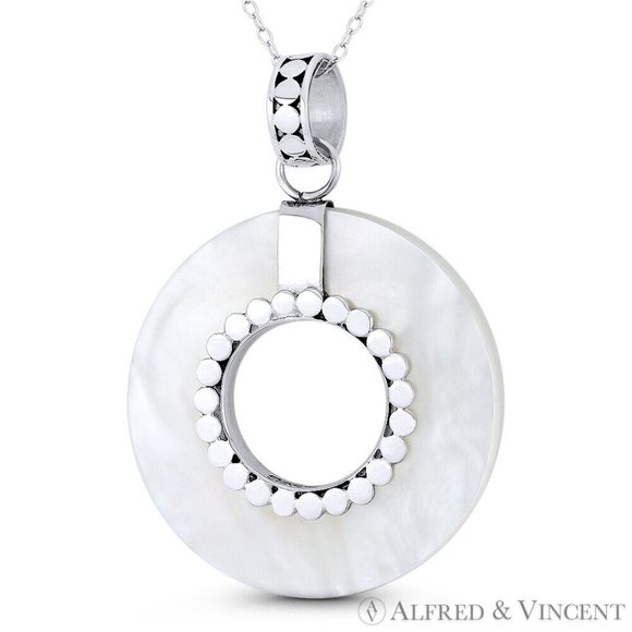 Circle Ring Mother-of-Pearl Love Charm Eternity Pendant in .925 Sterling Silver - Picture 1 of 1